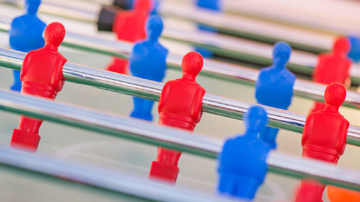 Rood versus blauw Dreamstime 108439751