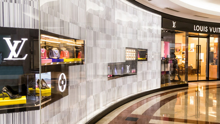 luxury strategy 123RF - 56984629